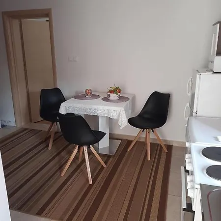 Apartment Jelly